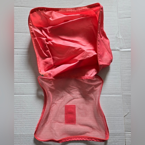 Travel Season Travel Zippered Pink Bag - Picture 5 of 9